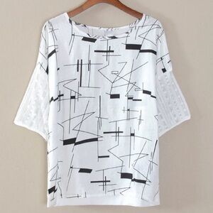 Women’s stylish top size Large NWT